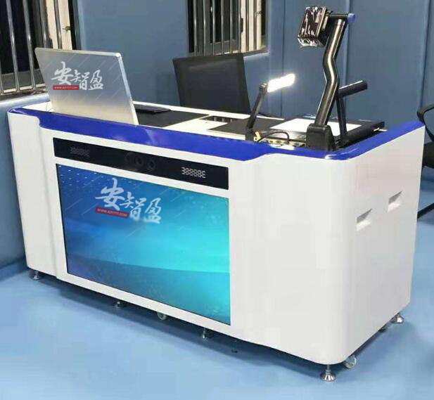 审讯桌：人性化设计与安全考量(图1)